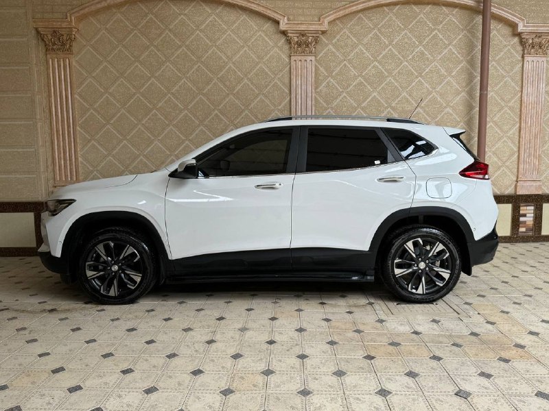 Chevrolet Tracker 2 Premier 3-позиция