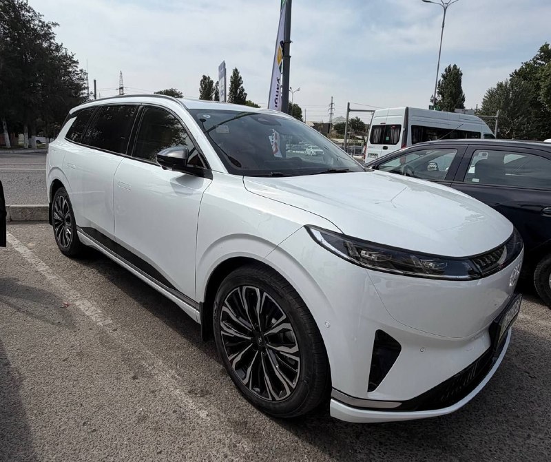 Dongfeng 008 Ultra